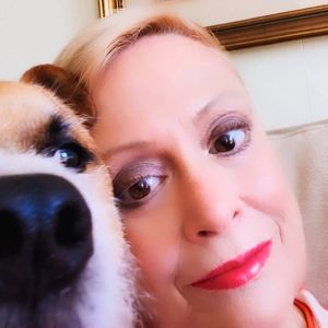 Meet your Posher, Dana